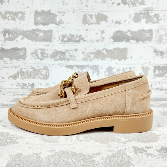New Steve Madden Karmine Gleaming Tan Suede Goldtone Hardware Loafer W42 - Picture 1 of 10